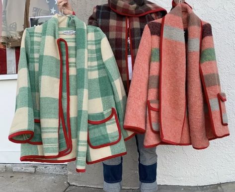 Blanket Jacket Diy, Diy Wool Blanket Coat, Hovea Jacket, Vintage Patchwork Outerwear For Winter, Traditional Patchwork Winter Outerwear, Vintage Patchwork Outerwear, Vintage Patchwork Winter Outerwear, Wool Blanket Upcycle, Blanket Coats