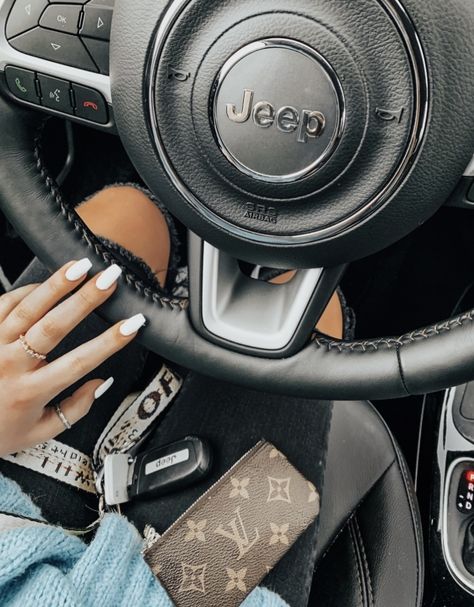 Jeep Keys, Jeep Wrangler Girl, Jeep Wrangler Accessories, Cars Jeep, Wrangler Accessories, Mom Car, Dream Cars Jeep, Car Goals, Cute Car Accessories