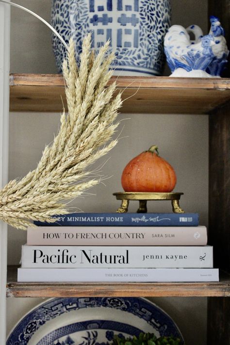 Bringing the season into to your home does not have to be difficult with these simple ideas you can do it in minutes. Traditional Fall Decor, Fall Dining Room Table, Blue Willow Dishes, Fall Coffee Table, Faux Leaf, Faux Pumpkins, Fall Thanksgiving Decor, Unique Fall, Clear Glass Jars