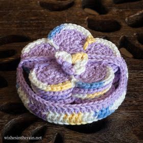 Cute Crochet Potholders Free Pattern, Crochet Sunshine, Crochet House, Crochet Potholder, Yarn Creations, Crochet Coffee, Crochet Coasters Free Pattern, Flower Coaster, Flower Coasters