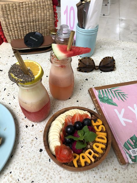 Kynd Cafe is the most instagrammable restaurant in Bali! It’s located in Seminyak. Be sure to arrive early to beat the crowds. Instagrammable Restaurant, Bali Restaurant, Bali Travel Guide, Beach Picture, Good Smoothies, Smoothie Bowls, Food Is Fuel, Seminyak, Bali Travel