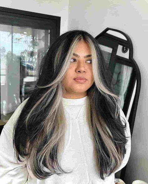 Rambut Brunette, Platinum Blonde Hair Color, Money Piece, Hair Streaks, Long Layered Haircuts, Edgy Hair, Platinum Blonde Hair, Haircuts For Long Hair, Summer Hair Color