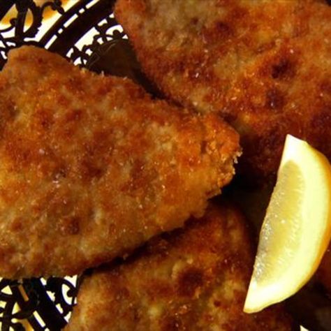 Parmesan-Crusted Pork Loin Cutlets by Melissa d'Arabian Ham Dishes, Parmesan Crusted Pork Chops, Pork Sirloin, Bariatric Food, Recipes Pork, Meat Eater, Arabian Food, Pork Loin Recipes, Sirloin Steak