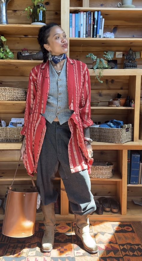 1090s Fashion, Artist Core Aesthetic Outfits, Dronme Davis Aesthetic, Baggy Boho Outfit, Boho Outfits Work, Pantaloon Outfit, Folksy Outfit, Marfa Aesthetic, Mexican Aesthetic Outfits