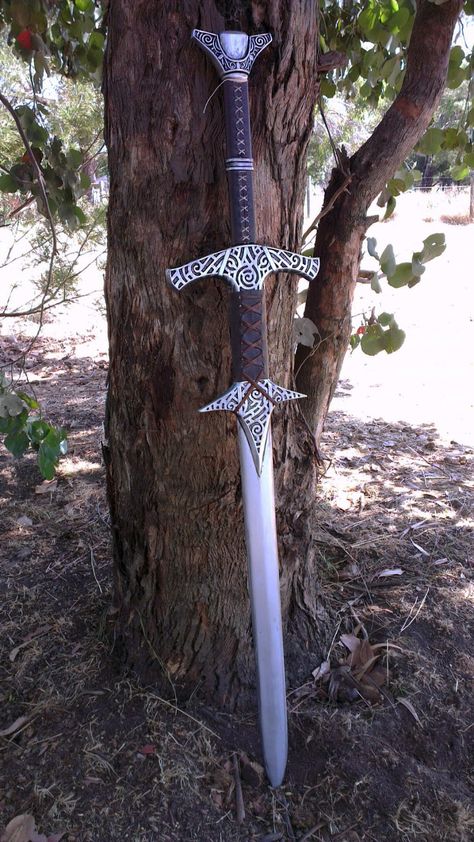 Propnomicon: Steel Greatsword Skyrim Greatsword, Skyrim Swords, Skyrim Game, Real Steel, Cool Swords, Perfect Model, 10 Pounds, Axes, Skyrim