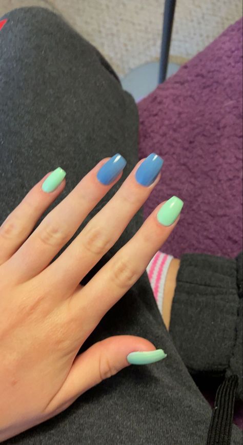 Accent Color Nails, Solid Color Manicure, Tacky Nails, Popular Color Schemes, Nail Art Diy Easy, Nail Color Combos, Manicure Colors, Fingernail Designs, Slay Queen