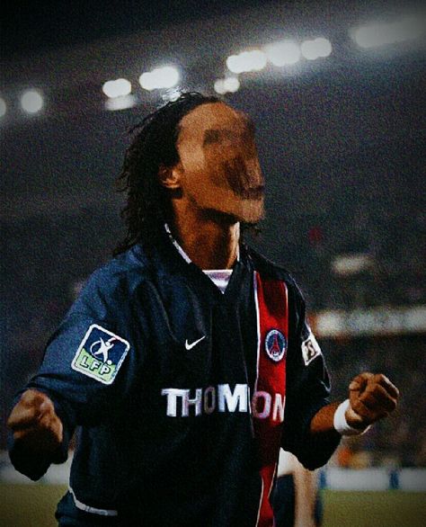 #ronaldinho #psg #2001 #pfp Psg Pfp, Ronaldinho Pfp, Ronaldinho Wallpapers, Aesthetic Football, Football Pics, Football Pictures, Football, Wallpapers, Collage