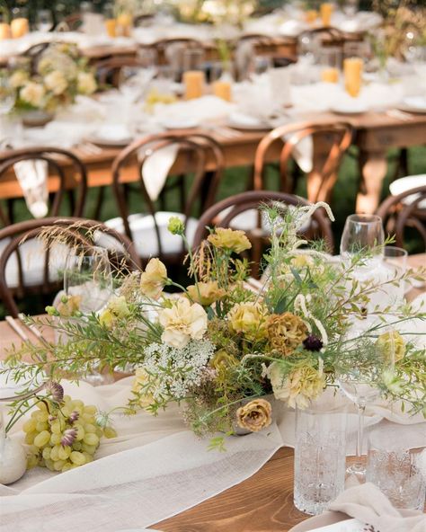 Autumn Wedding Tables, Grass Centerpieces, Mindy Rice Design, Grass Centerpiece, Evergreen Flowers, Fall Wedding Tables, Fall Wedding Inspiration, Bohemian Style Wedding, Party Tablescapes