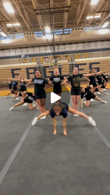 Cheer Formations, Peewee Cheer, Cheerleading Routine, Cheerleading Chants, Cheer Pyramids, Youth Cheerleading, Cheer Moves, Cool Cheer Stunts, Cheerleading Pyramids