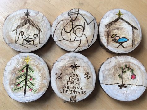 Wood Burning Christmas Ornaments, Wood Burning Christmas, Clay Gift Ideas, Kids Crafts To Sell, Art Projects For School, Homemade Christmas Gift Ideas, Owl Pics, Xmas Decorating Ideas, Ornaments Painted