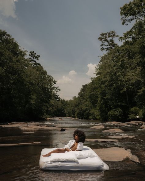 ✨ Happy Juneteenth! ✨ Today, we celebrate freedom, resilience, and the indomitable spirit of Black people in America. As we honor this pivotal day in history, I want to take a moment to recognize and highlight Black women who inspire us creatively and spiritually every day. Their brilliance, strength, and creativity have paved the way for countless others and continue to uplift and empower communities worldwide. My heart fills with so much gratitude and love for all the Black women around me... Highlight Black Women, Luxury Black Women, Happy Black Woman, Highlight Black, Happy Juneteenth, Happy Black, Women Legs, Future Life, African Women