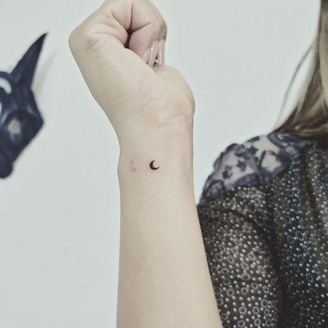 Moon Tattoo Placement Ideas, Tiny Moon Tattoos For Women, Moon Wrist Tattoo, Funky Tattoos, Moon Tattoo Designs, Tiny Tattoo, Discreet Tattoos, Tattoo Placement, Illustration Inspiration