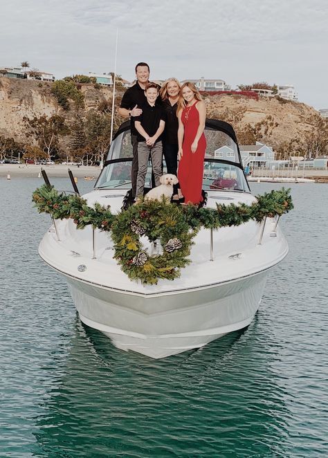 Christmas family photo on boat Christmas Beach Photos, Alabama Christmas, Boat Photoshoot, Family Boats, Christmas Card Pictures, Christmas Card Ideas, Handcrafted Knife, Nautical Christmas, Boat Pics