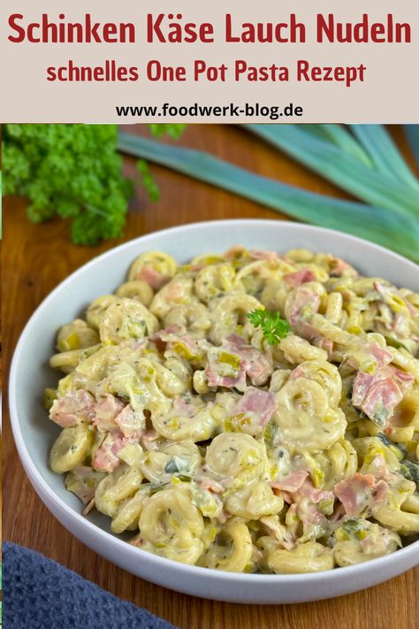 Diese einfachen Schinken Lauch Nudeln sind das perfekte Rezept für den Feierabend. Die schnelle One Pot Pasta schmeckt unglaublich aromatisch und cremig. One Pot Pasta, Kitchen Witch, Tortellini, Polenta, One Pot, Nom Nom, Low Carb, Food And Drink, Chef