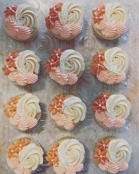 Boho Cupcakes Baby, Fall Baby Shower Cupcakes, Boho Cupcakes Wedding, Boho Theme Cupcakes, Boho Baby Shower Cupcakes, Boho Desserts, Boho Cupcakes, Boho Baby Shower Cake, Girl Shower Cupcakes