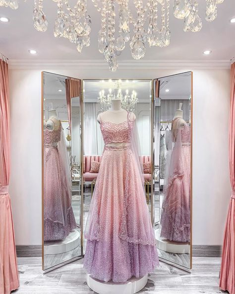 Ombre Lehenga Designs, Ombre Lehenga Indian Weddings, Ombre Lehenga, Lehenga Designs Latest, Pastel Lehenga, Baju Kahwin, Indian Outfits Lehenga, Indian Bride Outfits, Bride Outfits