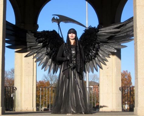 Crows Wings, Original Costume Ideas, Pranab Mukherjee, Human Wings, Angel Costumes, Dark Angel Costume, Crow Mask, Crow Costume, Black Angel