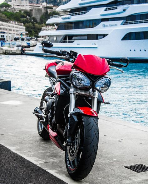 My bike and my yatch #triumphmotorcycles #triumph #streettriple #660s #streettriple765... Triumph Triple, Baby Come Back, Street Triple 675, Triumph Speed Triple, Speed Triple, Triumph Street Triple, Street Triple, I Was Wrong, Triumph Motorcycles