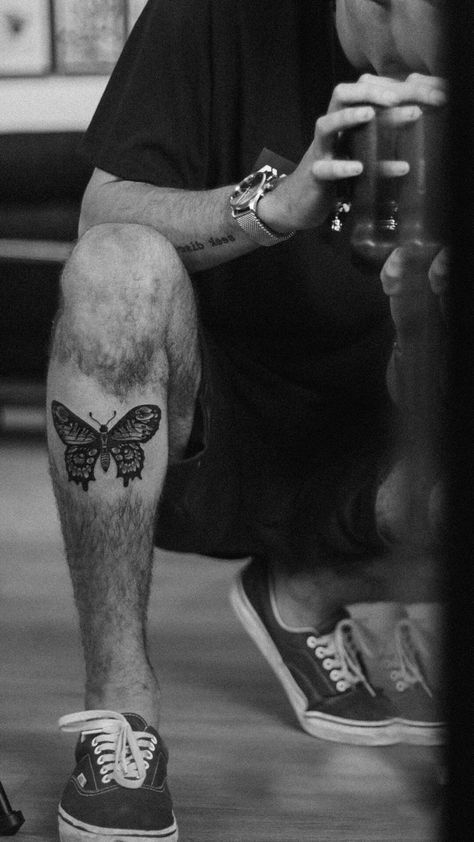 Tattoo Dreams Come True: Meet the Best Artists Butterfly Tattoo Stomach, Butterfly Leg Tattoo, Tattoo Pierna Hombre, Cholo Tattoo, Tattoo Stomach, Butterfly Leg Tattoos, Tattoo Papillon, A Butterfly Tattoo, Mens Butterfly Tattoo