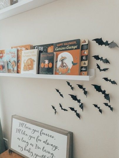 Halloween Nursery Decor, Spooky Nursery, Bats Decor, Twin Nursery Room, Halloween Nursery, Books Halloween, Twin Halloween, Toddler Dinner, Baby Stella