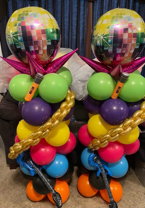 80s Balloon Decor, Sweet 16 90s Theme Party Ideas, 80s Vs 90s Party Decorations, Classy 90s Party, 80s Sweet 16 Party Ideas, 90s Theme Party Decorations For Adults, 80s Balloons, 80s Graduation Party, 80 Party Ideas 80s Theme