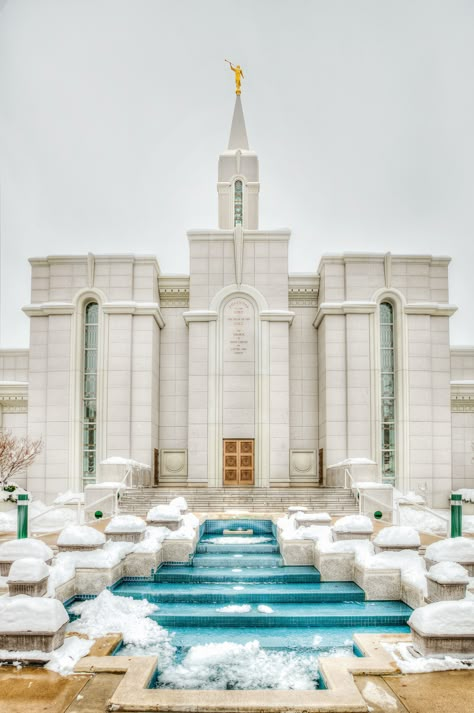 Bountiful LDS temple #utah #mormon #ldstemple #mormontemple Utah Lds Temples, Bountiful Utah Temple, Lds Temple Photography, Lds Temple Wallpaper, Mormon Aesthetic, Lds Temple Dresses, Temples Lds, Bountiful Temple, Lds Pictures