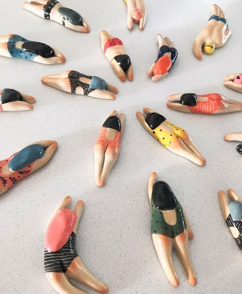 Clay Fridge Magnets, Clay Fridge, Clay Magnets, Summer Swimming, Keramik Design, Pottery Crafts, Diy Pottery, Pottery Classes, Ceramics Pottery Art