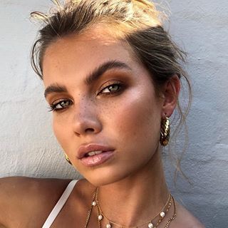 Obsessed with this bronze beach makeup Natural Summer Makeup, Gold Eye Makeup, Make Up Inspiration, Linda Hallberg, Formal Makeup, Smink Inspiration, Pinterest Makeup, Makijaż Smokey Eye, Braut Make-up