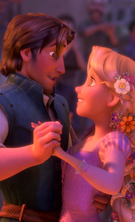 Are you destined to find love in a hopeless place like Wall-E and EVE? Or are you more of a Dory, you find a guy, forget about him and move on to the next adventure? Let's see if we can forecast your love life by your taste in Pixar movies. Disney Çiftleri, Rapunzel Y Flynn, Tangled Wallpaper, Rapunzel Disney, Rapunzel And Flynn, Rapunzel And Eugene, Images Disney, Flynn Rider, Princess Rapunzel