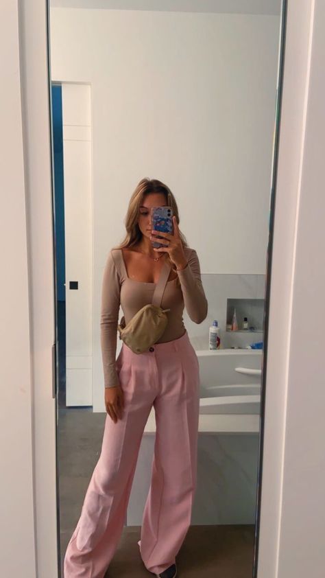 I love nothing more than a bodysuit and a pair of wide leg trousers. Shop the bodysuit today :) Tan Bodysuit Outfit, Lululemon Fanny Pack, Cute Work Outfit, Tan Bodysuit, Bodysuit Outfit, Zara Trousers, Cute Work Outfits, Body Suit Outfits, Tan Top