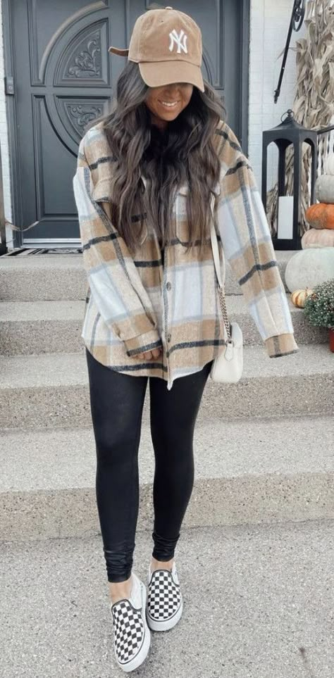 Leggings And Flannel Outfit, Flannel And Leggings, Fall Outfits For Women, Look Legging, Flannel Outfits, Fall Attire, Stylish Fall Outfits, Outfits For Women, Cute Fall Outfits