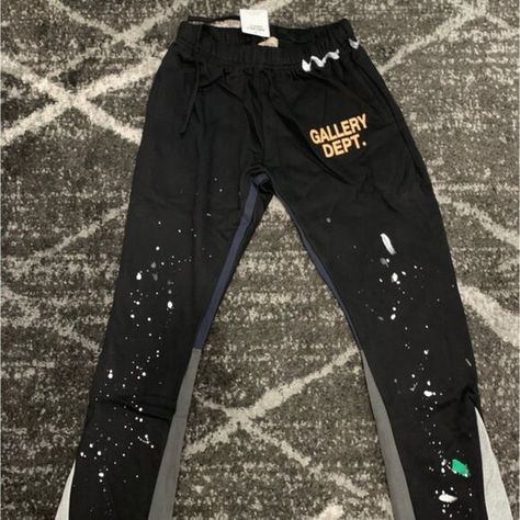 Gallery Dept Paint Splatter Flare Sweatpants Men’s Large, Medium, Small Gallery Dept Sweatpants, Gallery Dept Pants, Flare Pants Black, Flare Sweatpants, Gallery Dept, Fit N Flare Dress, Paint Splatter, Pants Black, Mens Sweatpants