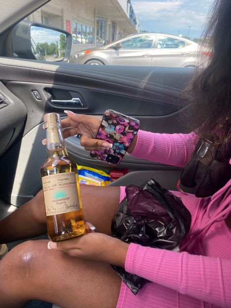 Casamigos in the summer Casamigos Aesthetic, 20th Birthday Party, Yummy Alcoholic Drinks, 20th Birthday, Whips, Luxury Lifestyle, Alcoholic Drinks, Vision Board, Birthday Party