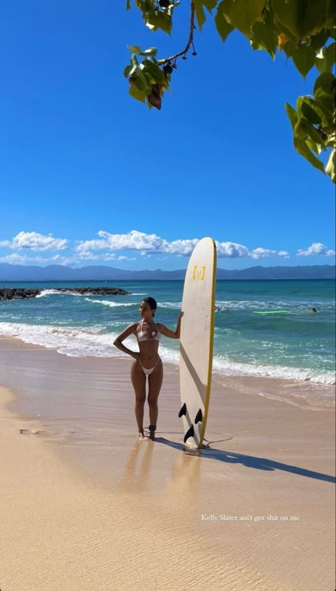 🧘🏼‍♀️ Outfits For Tropical Weather, Surf Board Pictures, Model Beach Aesthetic, Vacay Pics, Beach Workout, Vacation Body Motivation, Hawaii Outfit, Tropical Beach Pictures Instagram, Bahamas Baddie