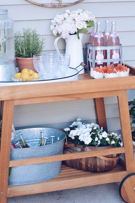 Summer Barcart and Potting Bench! Potting Bench Bar, Bar Cart Outdoor, Outdoor Bar Ideas, Outdoor Buffet, Bar Bench, Living Pool, Diy Balcony, Bar Cart Styling, Bar Cart Decor