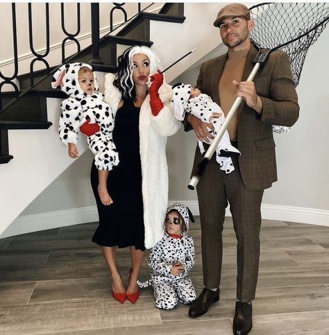 Halloween Costumes With Baby And Parents, Mom Dad Daughter Halloween Costumes, 101 Dalmations Costume Family, Parents And Baby Halloween Costumes, First Halloween Family Costumes, Disney Halloween Costumes Family, Halloween Family Costumes For 3, Work Costume Ideas, Family Costume Ideas For 3