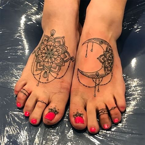 Toe Ring Tattoos For Women, Toe Tattoos For Women, Toe Ring Tattoos, Ring Tattoo Ideas, Tattoo Scabbing, Rings Pictures, Toe Tattoo, Tattoo Rings, Ring Tattoo Designs