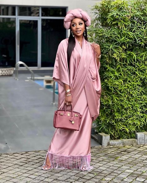 Fringe Dress Outfit, Fringe Skirt Outfit, Boubou Styles For Women, Bubu Gown Styles, Chic Dress Classy, Classy Casual Outfits, African Design Dresses, Latest African Fashion Dresses, African Print Fashion