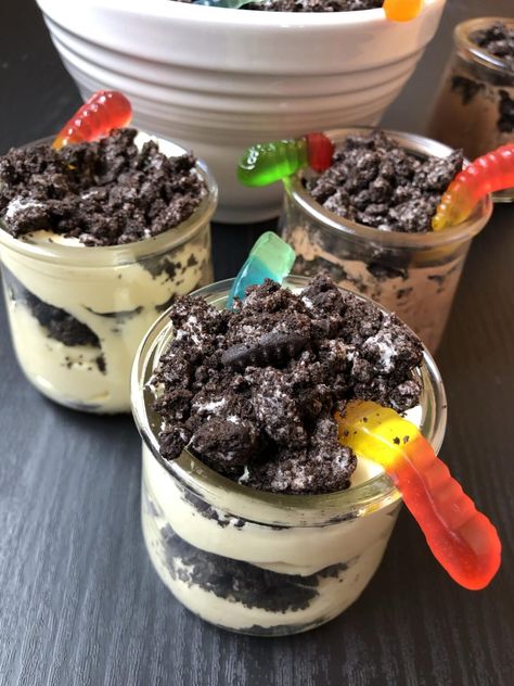 Gluten Free Dirt Pudding - Gluten Free Kitchen Adventures Gluten Free Dirt Pudding, Gluten Free Dirt Cups, Gluten Free Dirt Cake, Dirt Pudding Recipes, Gluten Free Pudding, 21 Day Fix Desserts, Oreo Dirt Cake, Dirt Dessert, Dirt Cake Recipes