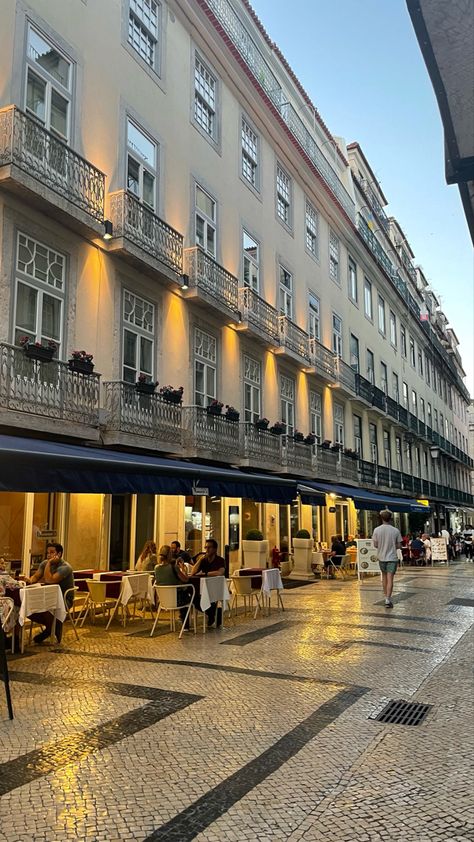 Portuguese Aesthetic, Portugal City, Portugal Aesthetic, Portugal Cities, Portugal Lisbon, Building Aesthetic, Portuguese Culture, Dreams Do Come True, Sitges