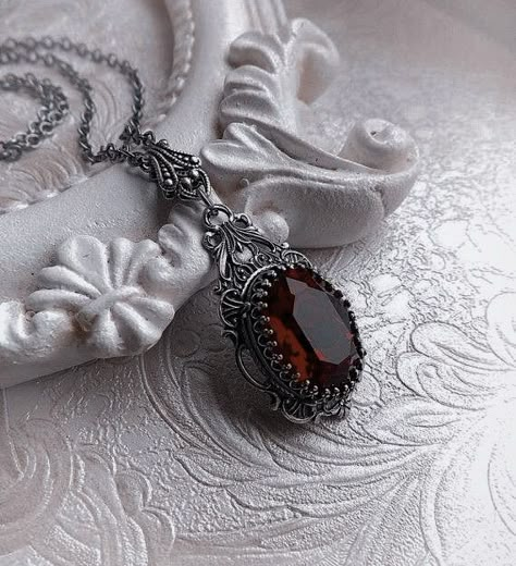 Regency Era Aesthetic, Victorian Accessories, Victorian Aesthetic, Fancy Jewellery Designs, Romantic Goth, Funky Jewelry, Jewelry Lookbook, Fantasy Jewelry, Red Aesthetic