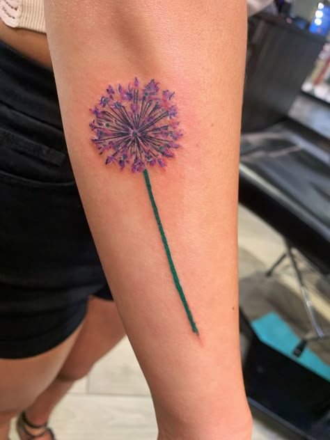 allium flower tattoo Allium Tattoo Flower, Alium Flower Tattoo, Allium Flower Tattoo, Allium Tattoo, Star Flower Tattoo, Allium Flower, Allium Flowers, Bouquet Tattoo, Beautiful Ruins