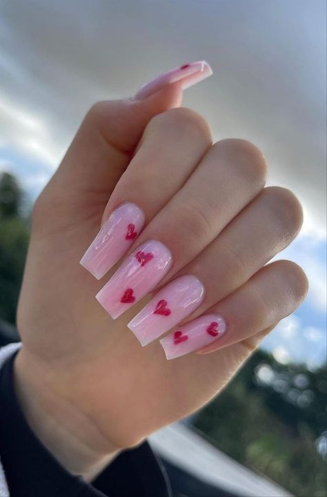 62 Pretty short valentine's day nails perfect for February - Valentines Nail Designs, Valentines Nail, Valentine Nail Art, Holiday Nail Designs, Heart Nail Art, Nail Designs Valentines, Simple Acrylic Nails, Fall Acrylic Nails, Pretty Nail Art Designs