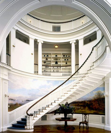 Classical architect Allan Greenberg designed this Greenwich, Connecticut house, which incorporates Greek Revival–inspired plaster moldings and millwork in Houses Architecture, Revival Architecture, Traditional Interior Design, New England Homes, Greek Revival, Design Exterior, Classical Architecture, Grand Staircase, Spiral Staircase