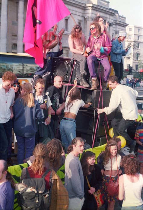 1993 Aesthetic, 90s Britain, 90s Berlin, Rave Culture Fashion, Underground Nightclub, 90s Rave Aesthetic, 90s Rave Fashion, Chaos Poster, Mall With Friends