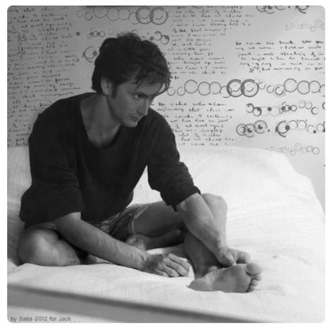 David Tennant and his bare feet. Gallifreyan Writing, John Mcdonald, David Michael, Mental Hospital, 10th Doctor, Tenth Doctor, Hot Damn, Michael Sheen, Wibbly Wobbly Timey Wimey Stuff