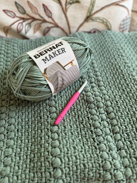 How to Crochet the Bernat Maker Moss and Puff Stitch Throw - Daisy Farm Crafts Daisy Farm Crafts Crochet, Knitted Throw Patterns, Daisy Farm Crafts, Daisy Farm, Crafts Crochet, Farm Crafts, Bernat Blanket Yarn, Crochet Throw Blanket, Afghan Crochet