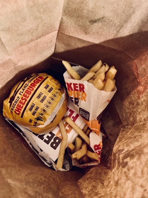 #cheeseburger #friesbeforeguys #junkfoodcravings Hungry Jacks Aesthetic, Jacks Aesthetic, Hungry Jacks, Fast Food Places, Double Cheeseburger, Jack And Jack, Food Places, Food Cravings, Junk Food