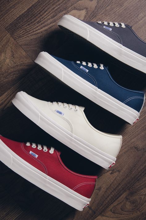 Vans Vault OG Authentic LX "Suede/Canvas" Collection Vans Classic Outfit, Vans For Men, Vans Shoes Fashion, Vans Shoes Women, Sneakers Outfit Men, Mens Vans Shoes, Vans Vault, Street Fashion Men Streetwear, Vans Style