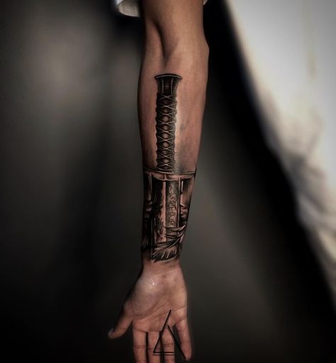 Knife Tattoo Ideas For Men, Tattoo Swords Men, Tatoo Crown, Excalibur Tattoo, Middle Of Back Tattoo, Negative Tattoo, Bullet Tattoo, Armour Tattoo, Fighter Tattoo